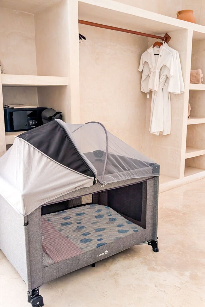 baby cot in room